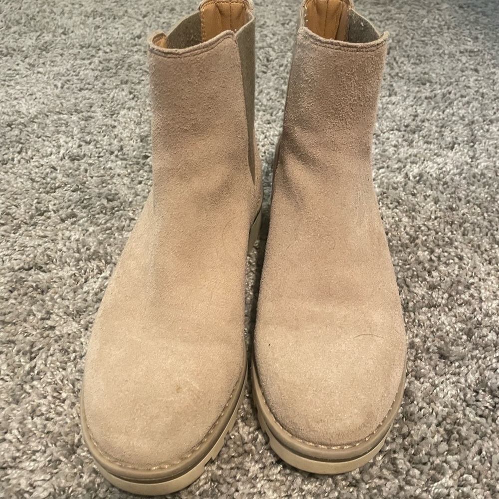 Chelsea boots
